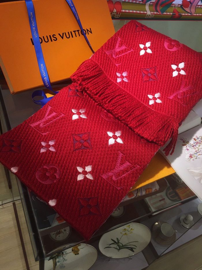 Louis Vuitton Scarf LV00157